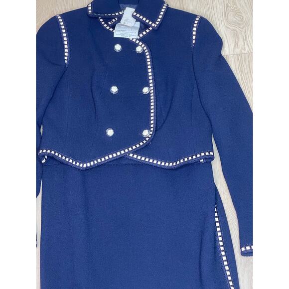 Chanel Vintage 1992 Spring Collection Tweed Wool Suit – Size 36 - Picture 2 of 15